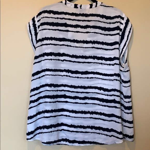 Hilary Radley Split V-Neck Capped Sleeve Blouse size XXL - Picture 2 of 3